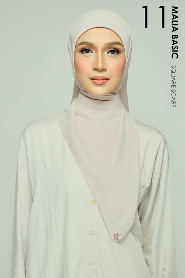 MALIA BASIC SQUARE - 11 SOFT TRUFFLE