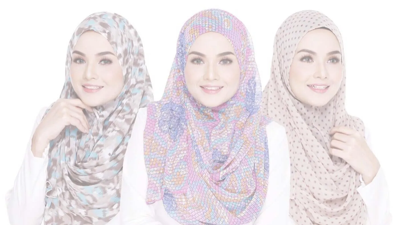 First printed scarf launched, Selena